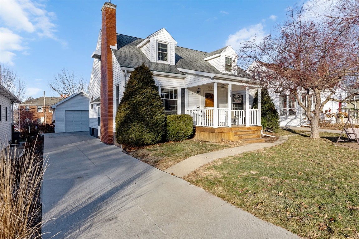 1609 Wildwood Drive NE Cedar Rapids IA 52402