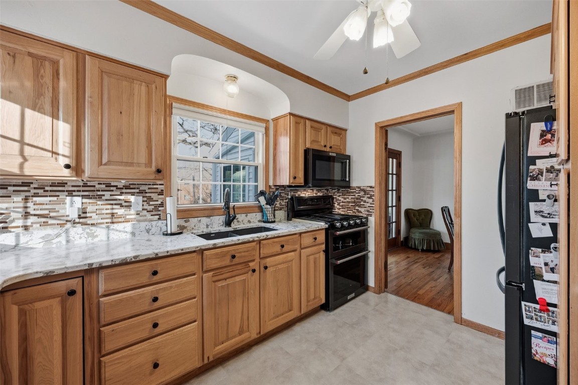 1609 Wildwood Drive NE Cedar Rapids IA 52402