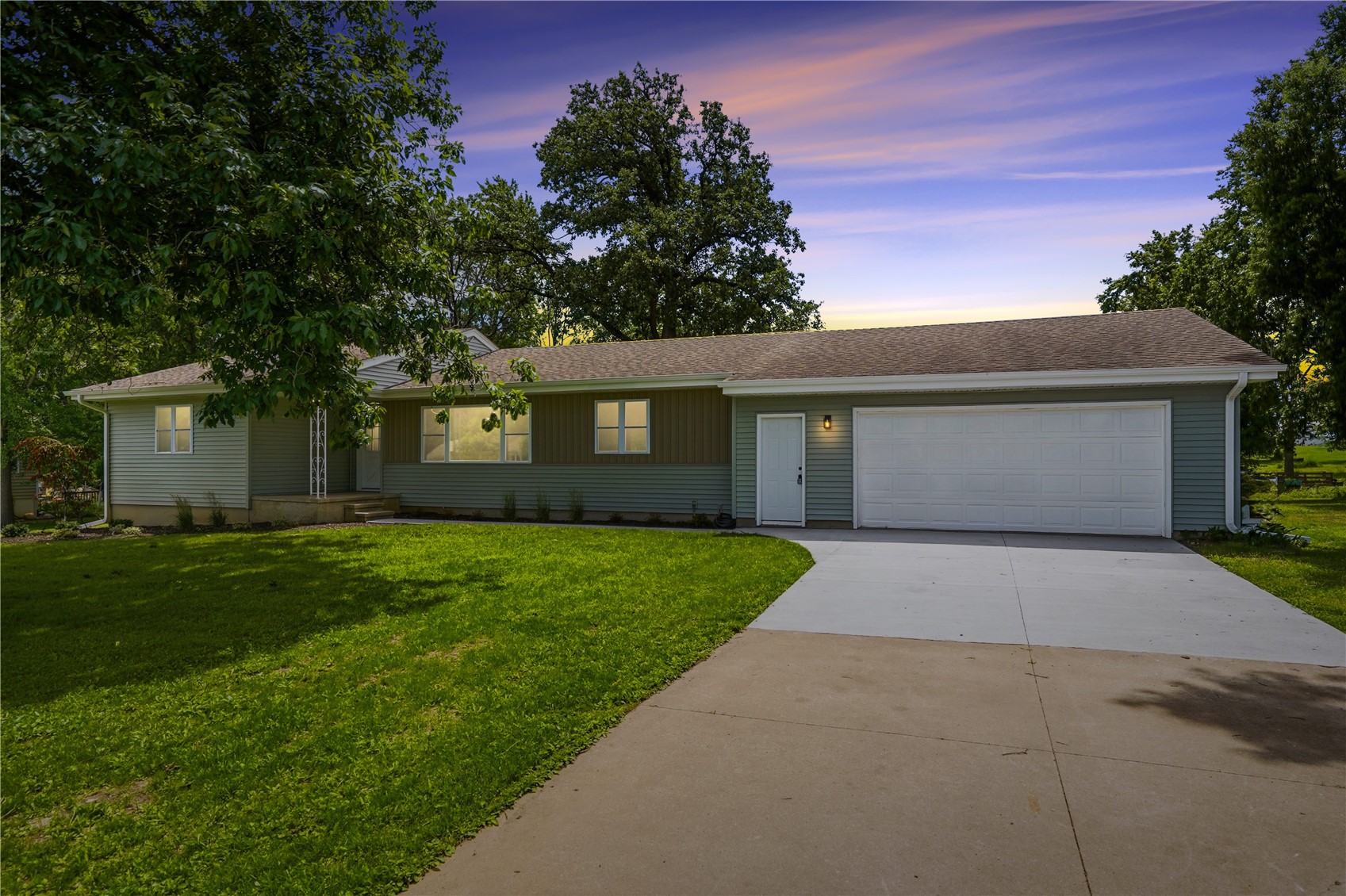 1033 Rolling Glen Drive Marion IA 52402