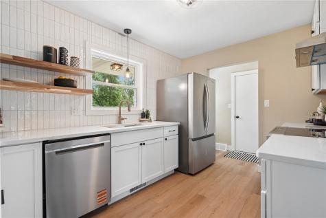 1033 Rolling Glen Drive Marion IA 52402