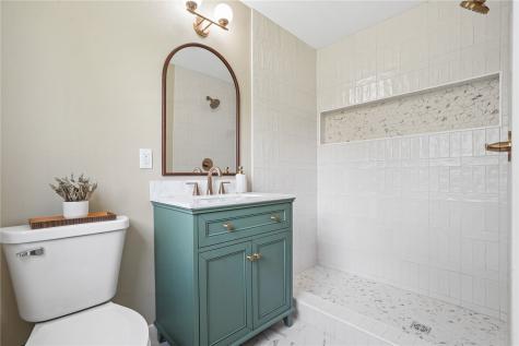 1033 Rolling Glen Drive Marion IA 52402
