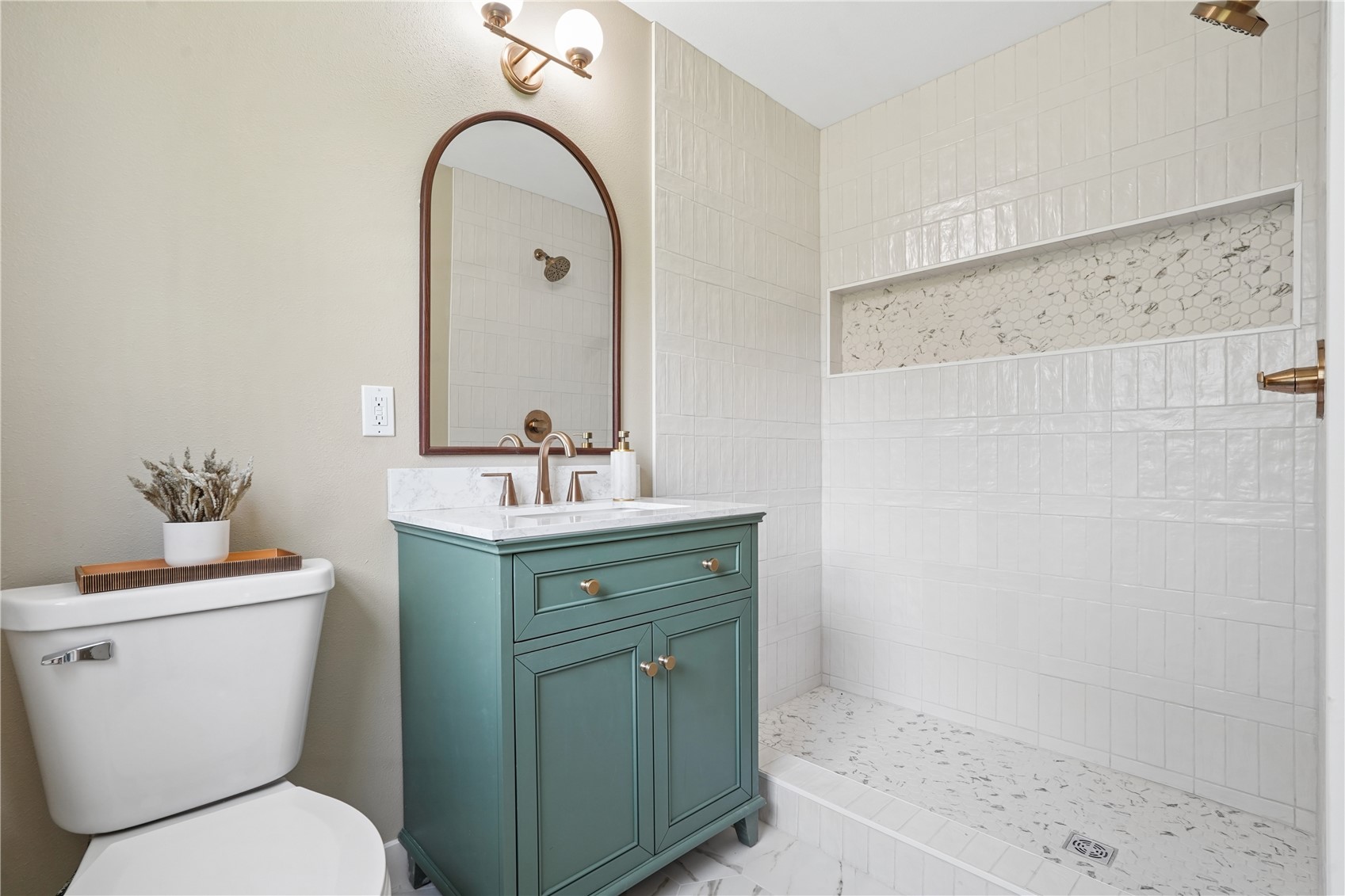 1033 Rolling Glen Drive Marion IA 52402