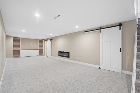 1033 Rolling Glen Drive Marion IA 52402