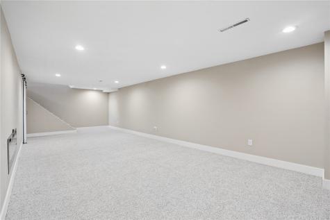 1033 Rolling Glen Drive Marion IA 52402