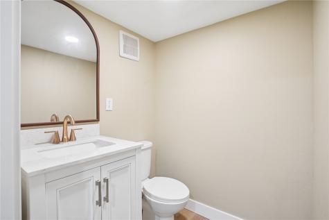 1033 Rolling Glen Drive Marion IA 52402