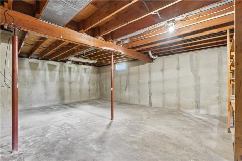 1033 Rolling Glen Drive Marion IA 52402