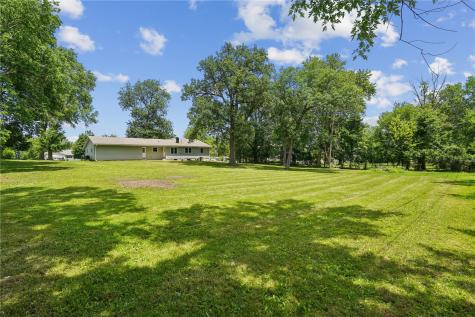 1033 Rolling Glen Drive Marion IA 52402