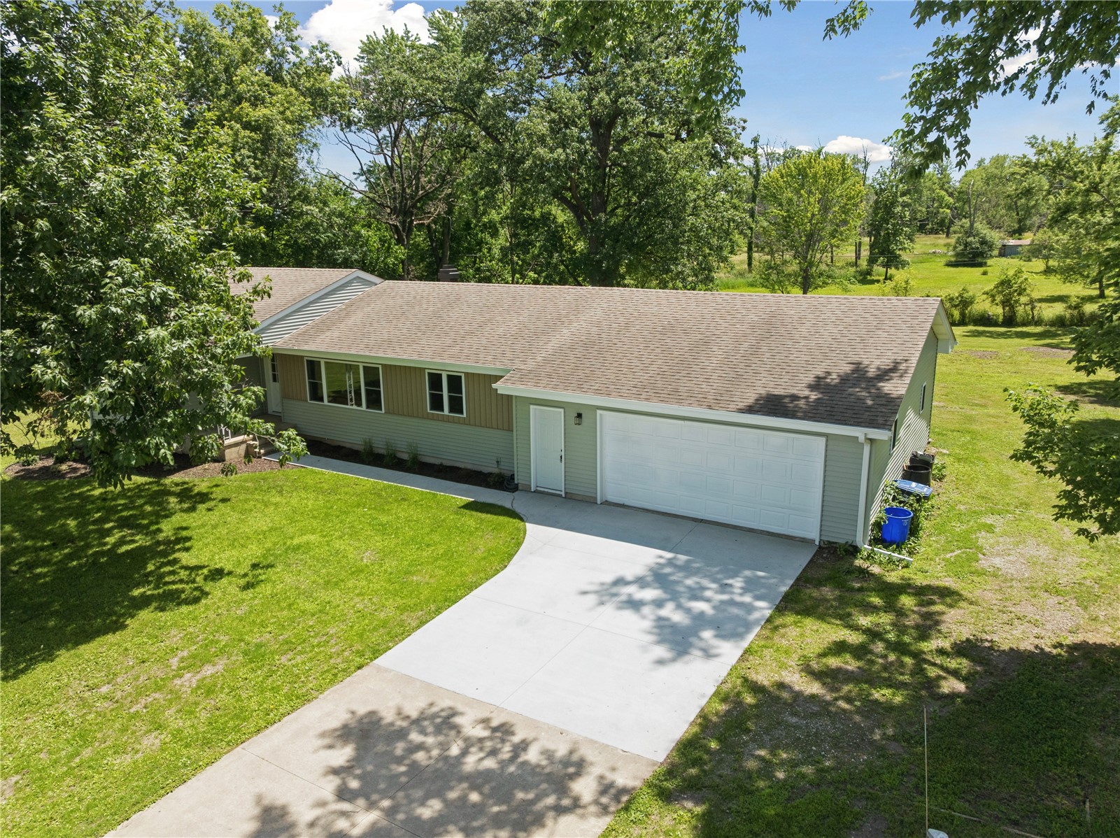 1033 Rolling Glen Drive Marion IA 52402