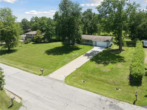 1033 Rolling Glen Drive Marion IA 52402
