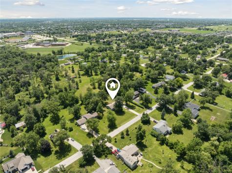 1033 Rolling Glen Drive Marion IA 52402