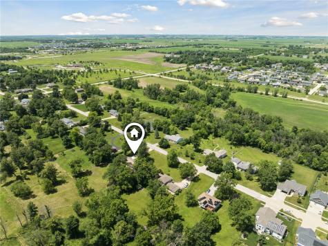 1033 Rolling Glen Drive Marion IA 52402
