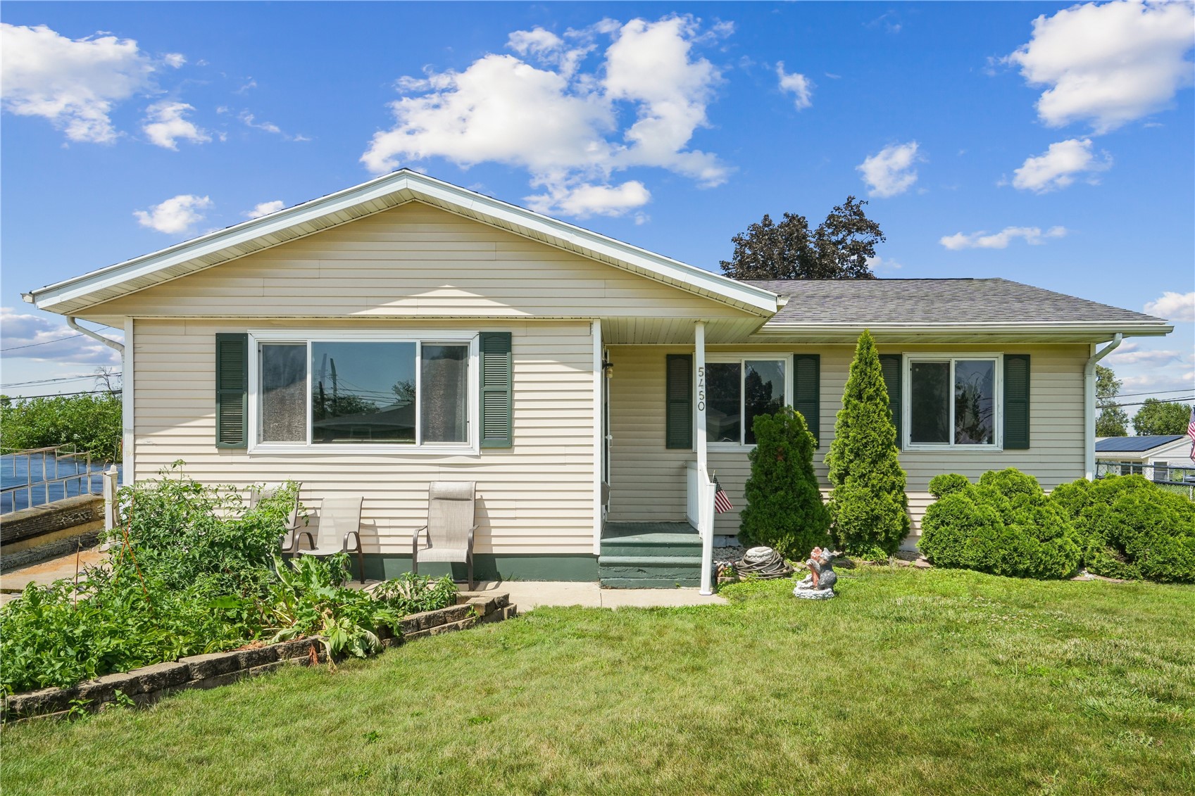 5450 Plainview Drive NW Cedar Rapids IA 52405