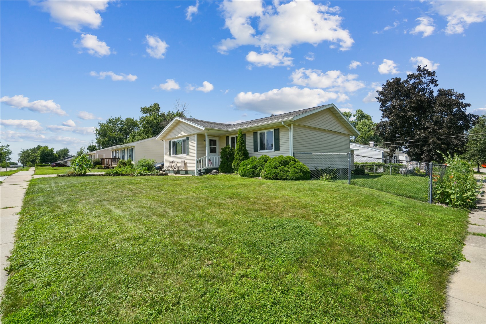 5450 Plainview Drive NW Cedar Rapids IA 52405