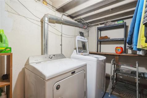 5450 Plainview Drive NW Cedar Rapids IA 52405