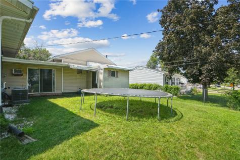 5450 Plainview Drive NW Cedar Rapids IA 52405