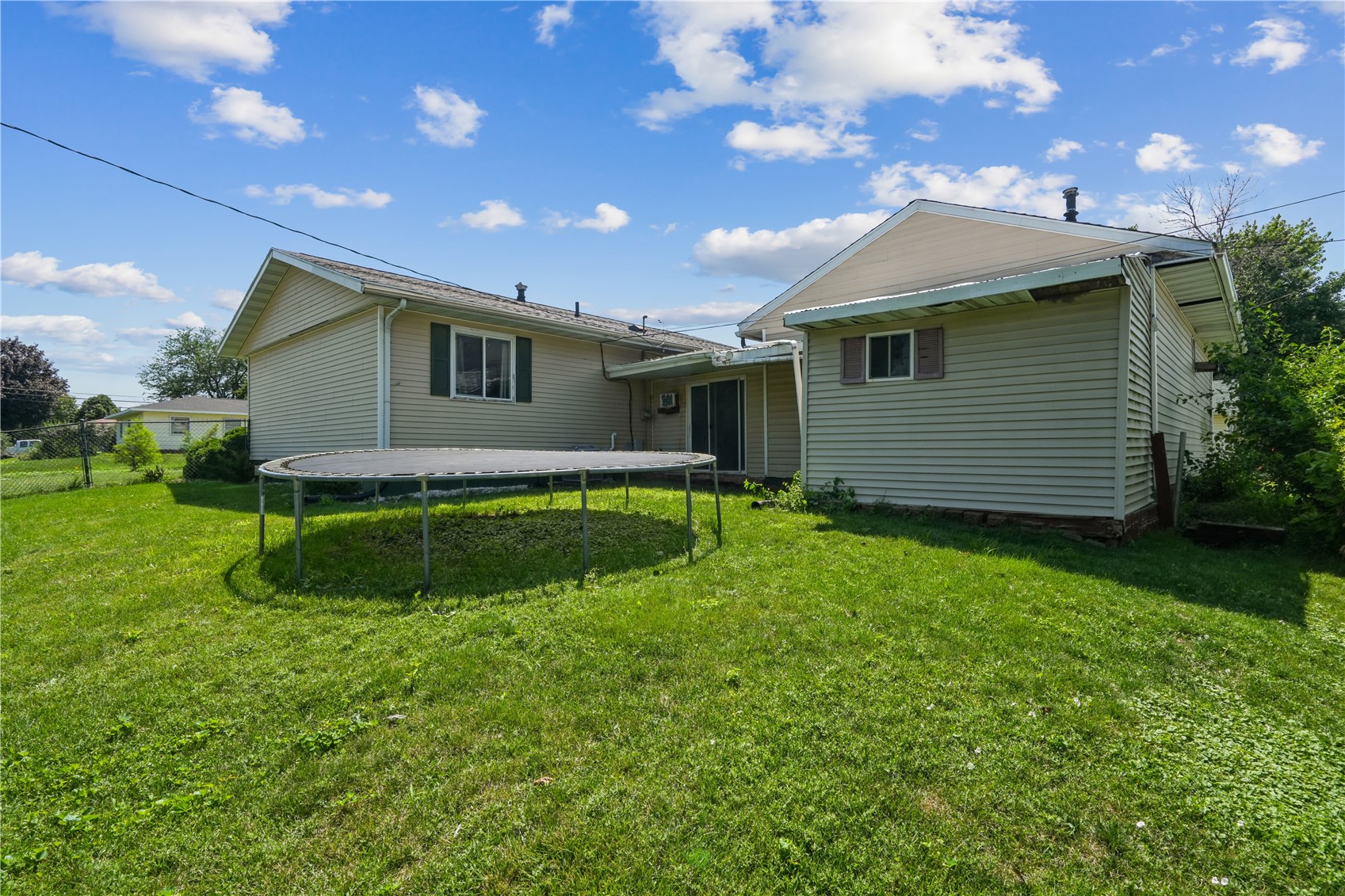 5450 Plainview Drive NW Cedar Rapids IA 52405