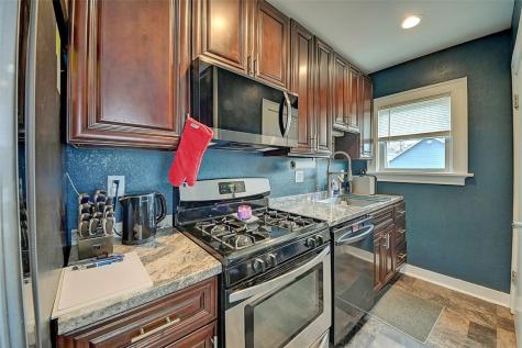928 12th Street NE Cedar Rapids IA 52402