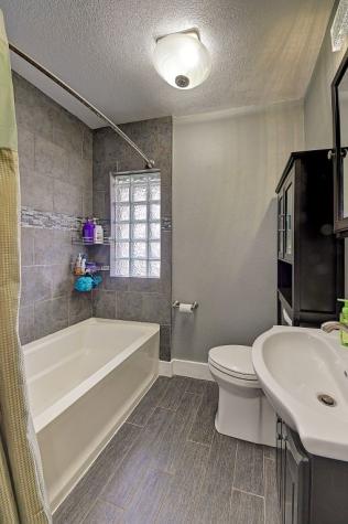 928 12th Street NE Cedar Rapids IA 52402