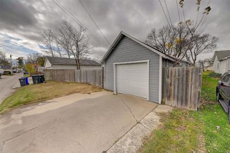 928 12th Street NE Cedar Rapids IA 52402