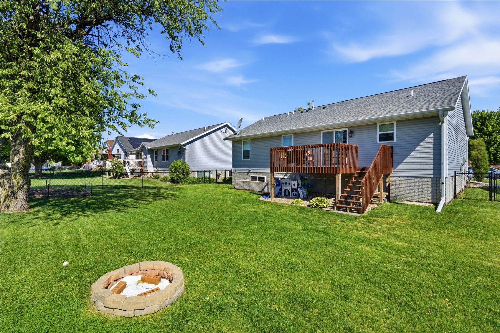 1005 Ashford Drive NE Cedar Rapids IA 52402