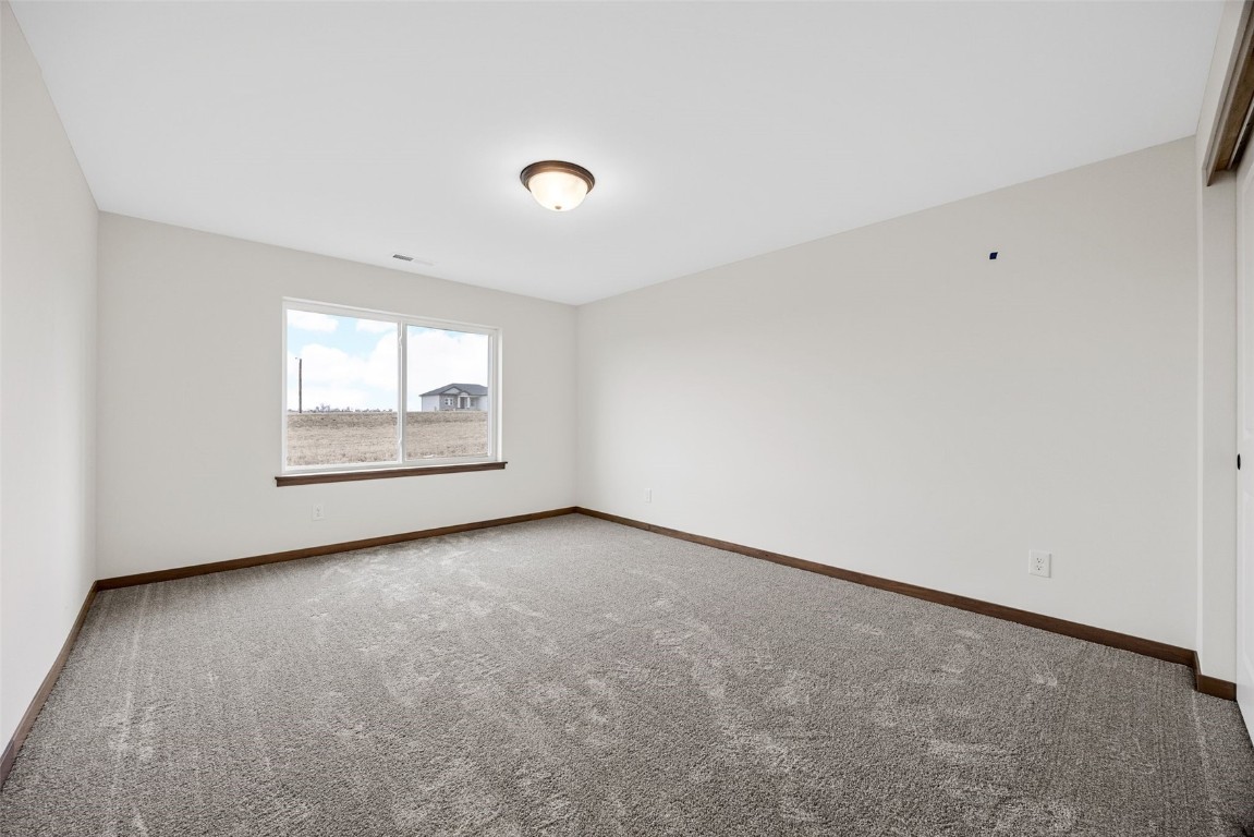 1519 Cardinal Drive Fairfax IA 52228