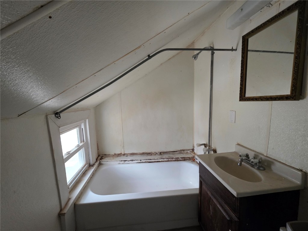 658 Marengo Avenue Marengo IA 52301