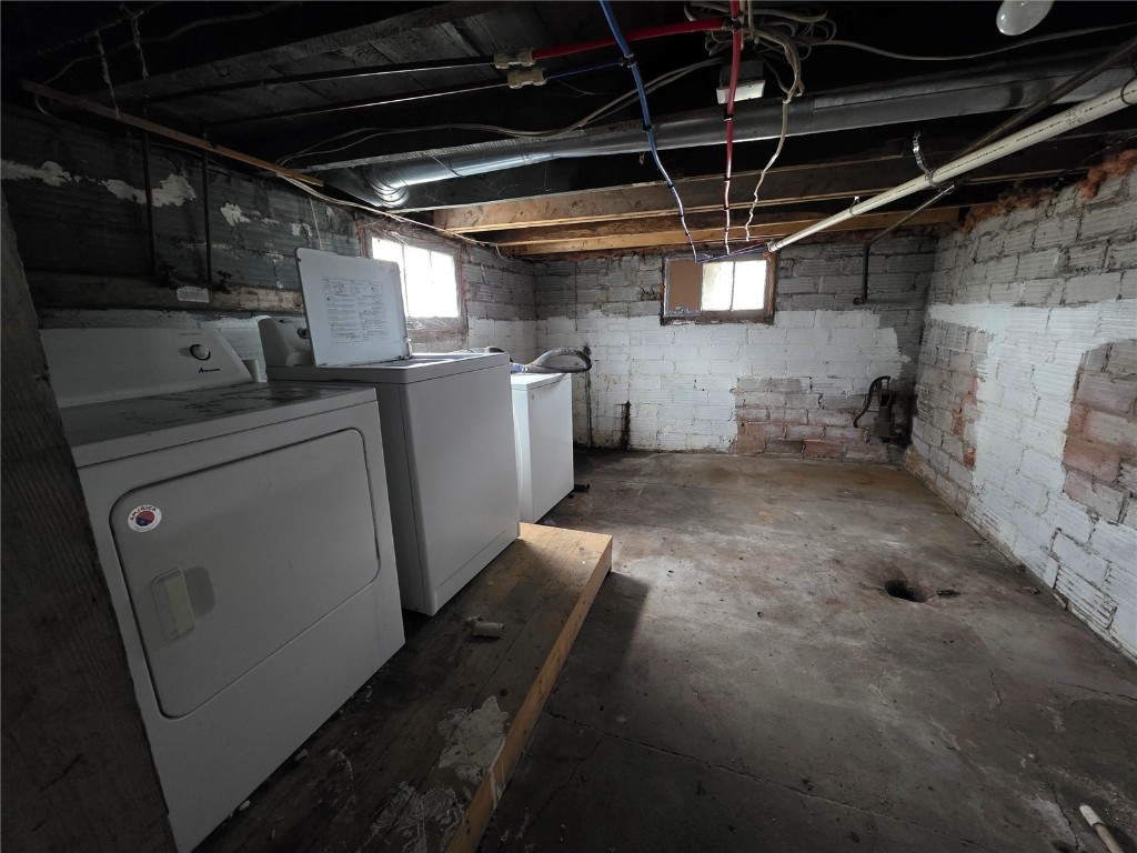 658 Marengo Avenue Marengo IA 52301