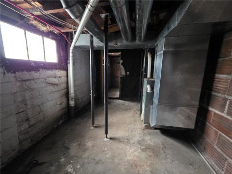 658 Marengo Avenue Marengo IA 52301