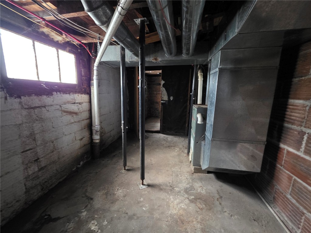 658 Marengo Avenue Marengo IA 52301