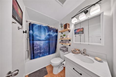 2447 Lauren Drive SW Cedar Rapids IA 52404