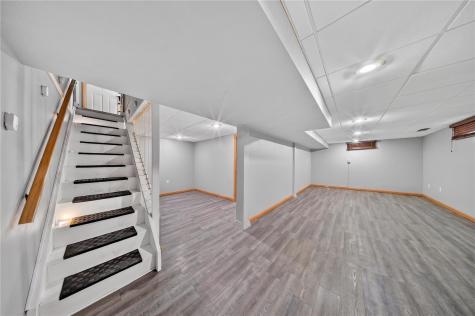 2447 Lauren Drive SW Cedar Rapids IA 52404