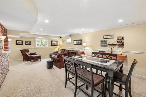 81 4th Avenue Atkins IA 52206