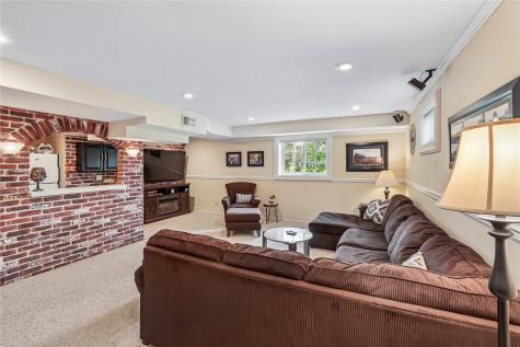 81 4th Avenue Atkins IA 52206