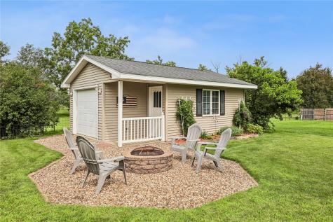 81 4th Avenue Atkins IA 52206