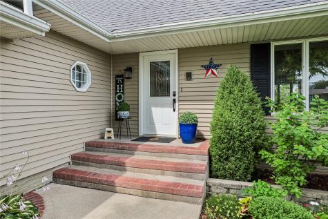 81 4th Avenue Atkins IA 52206