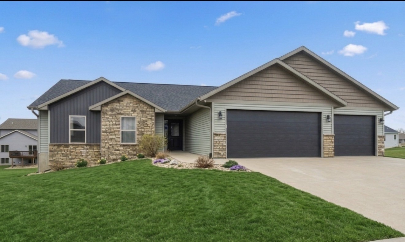 1429 Bridgewood Drive Fairfax IA 52228
