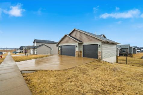 1429 Bridgewood Drive Fairfax IA 52228