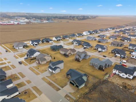 1429 Bridgewood Drive Fairfax IA 52228