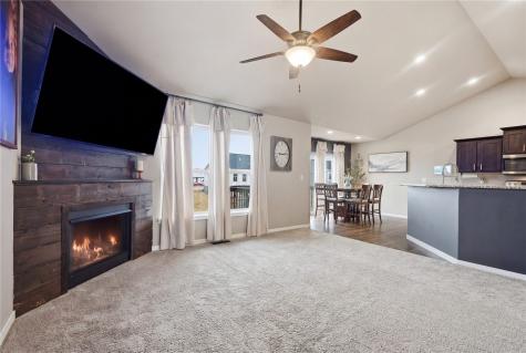 1429 Bridgewood Drive Fairfax IA 52228