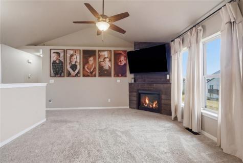 1429 Bridgewood Drive Fairfax IA 52228