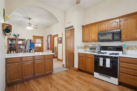 612 S Stone Street Sigourney IA 52591