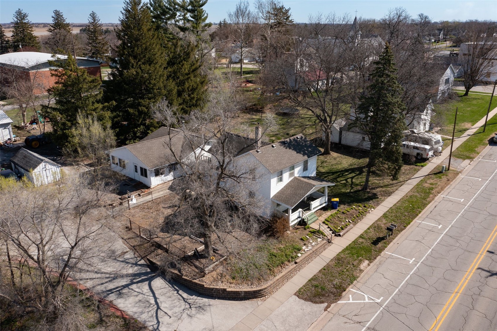 220/230 West Main Street Solon IA 52333
