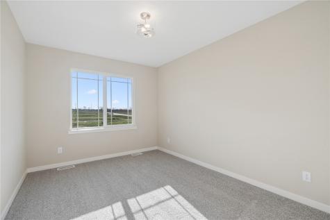 3319 Center Court Robins IA 52328