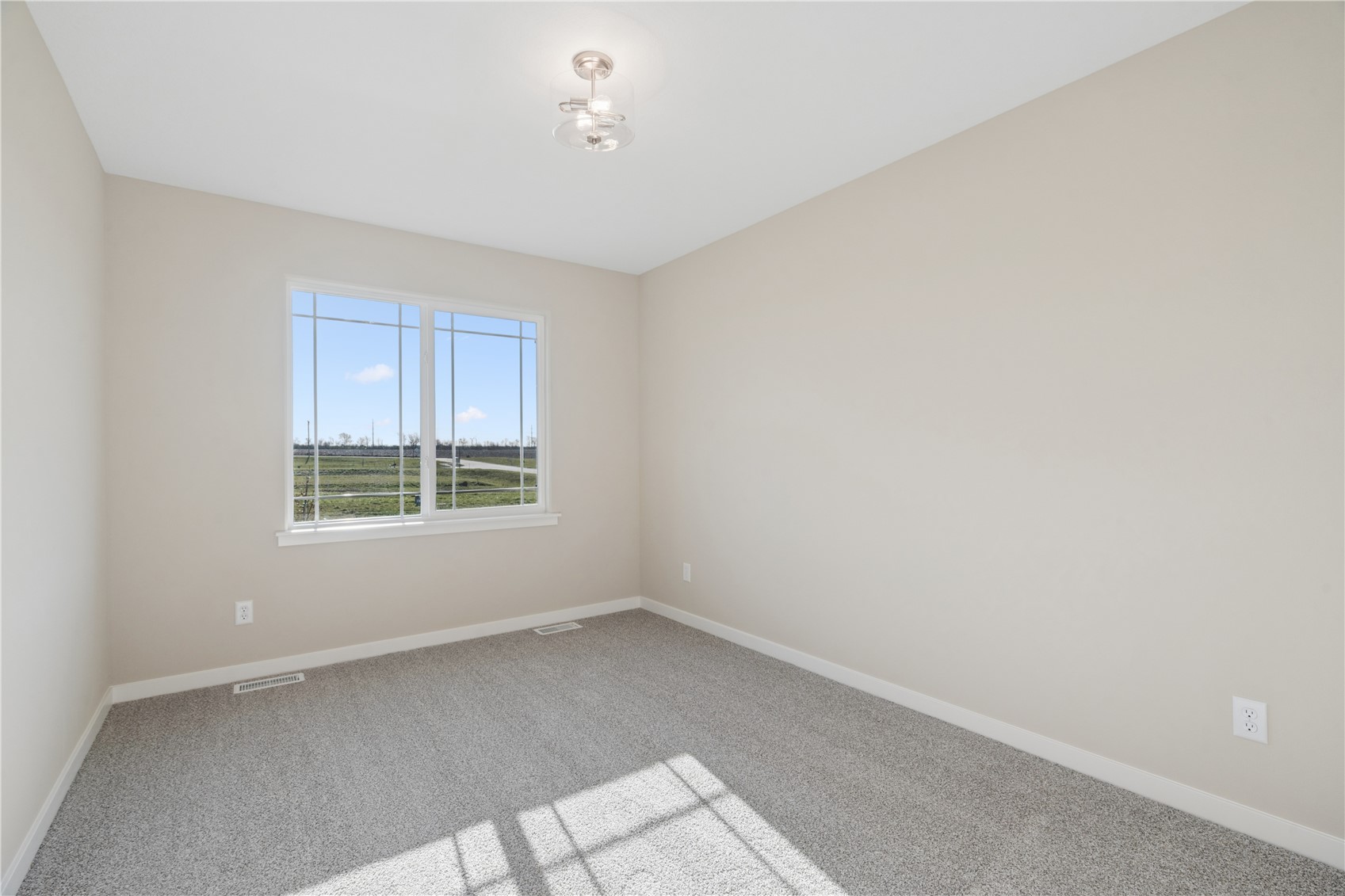 3319 Center Court Robins IA 52328