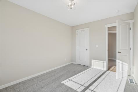 3319 Center Court Robins IA 52328