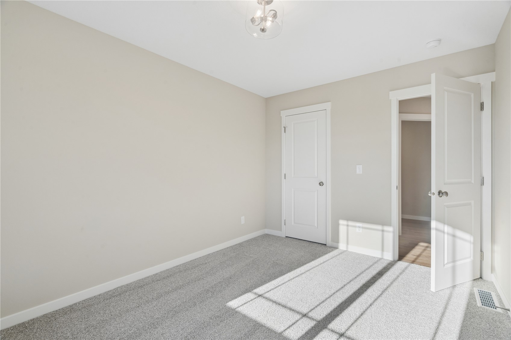 3319 Center Court Robins IA 52328