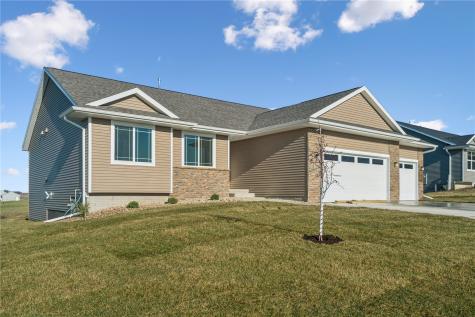 3319 Center Court Robins IA 52328