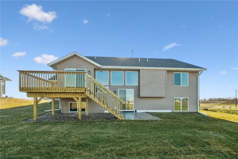 3319 Center Court Robins IA 52328