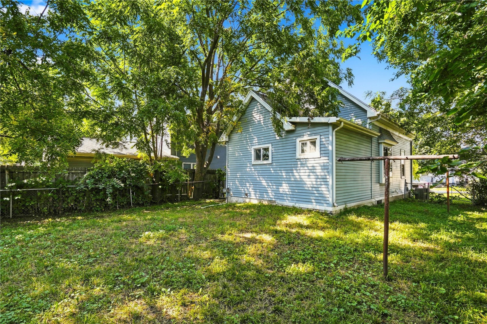 407 9th Avenue SW Cedar Rapids IA 52404