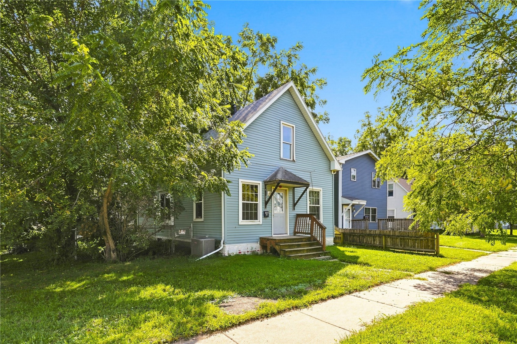 407 9th Avenue SW Cedar Rapids IA 52404